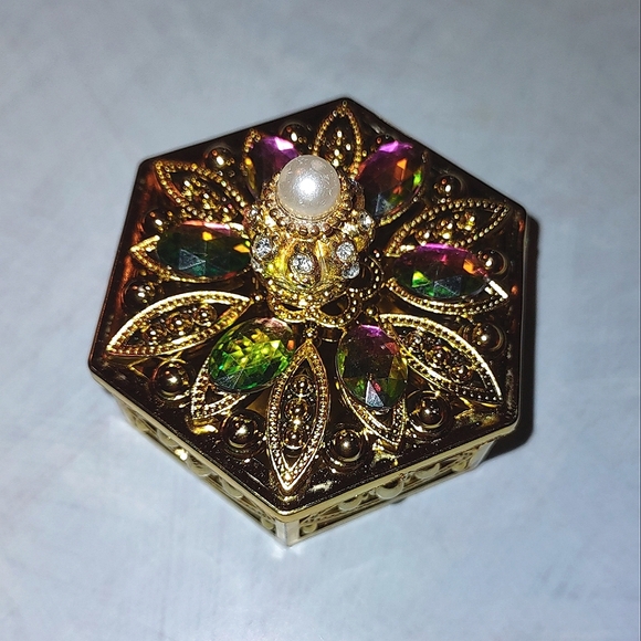 Hexagon Shape Storage Trinket Box Case w/ Crown Jewels - Picture 9 of 17